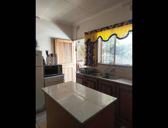 3 BEDROOM HOUSE FOR SALE IN VANDERBIJLPARK SE 6